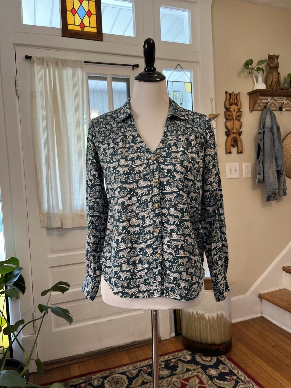 Maeve Anthropologie Sz 4 XS Emory Teal Tiger Print Button Front Smocked Shirtโ